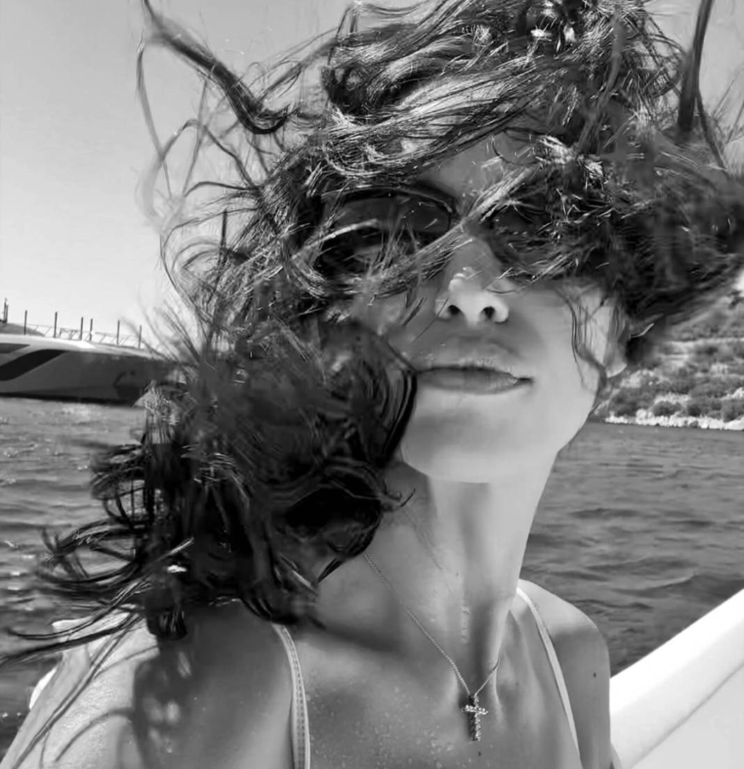 İstanbul'da tarih kokladı, Ege'de güneşe doydu! Irina Shayk, Türkiye'de 'Yaza merhaba' dedi 3